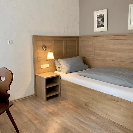 Waldhotel Eichenhof فندق *