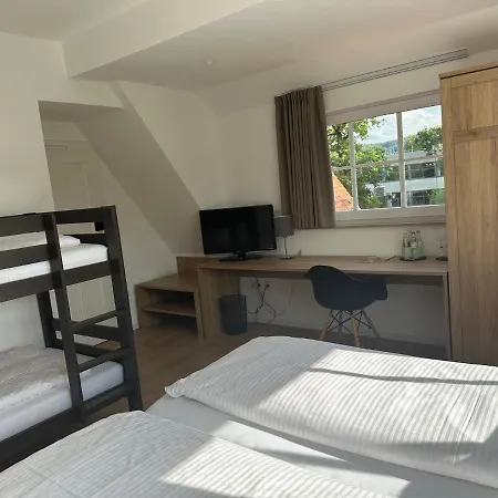 Waldhotel Eichenhof فندق *